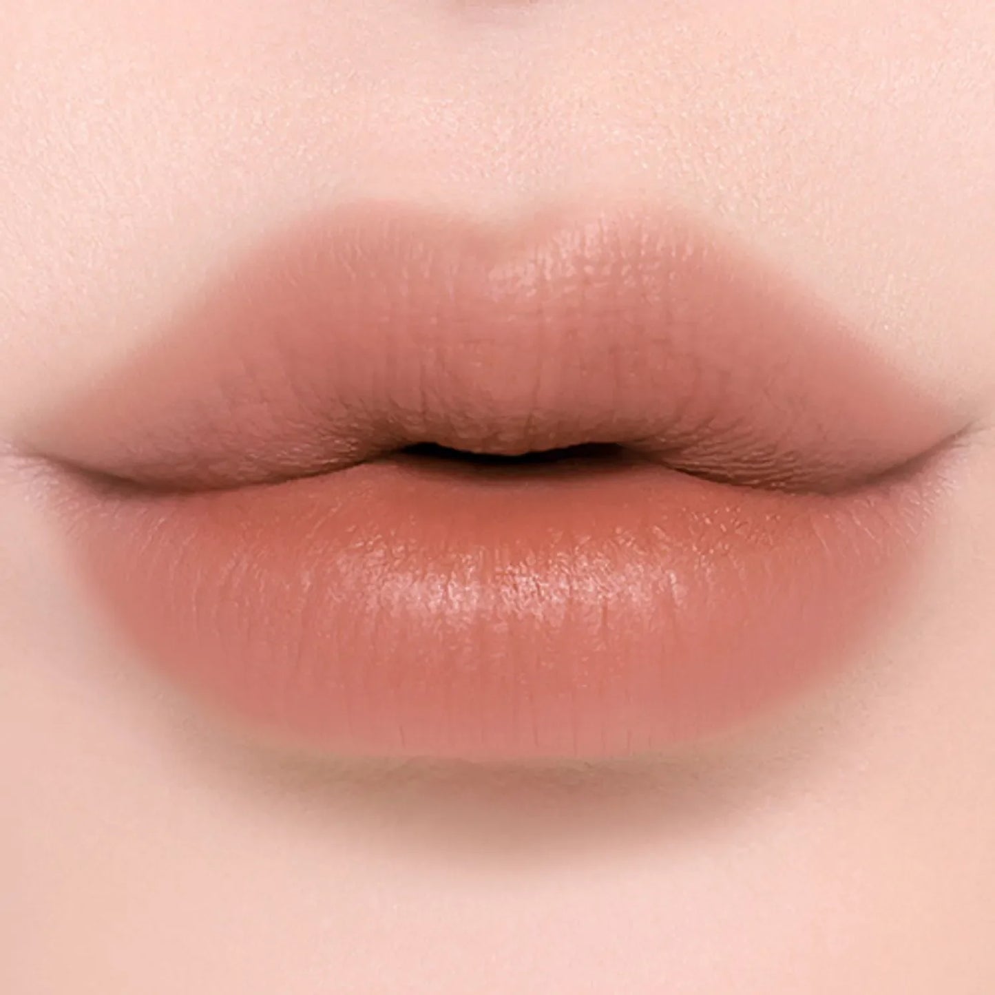 Two-in-One Velvet & Gloss Lip Tint — Matte & Shine in One Swipe